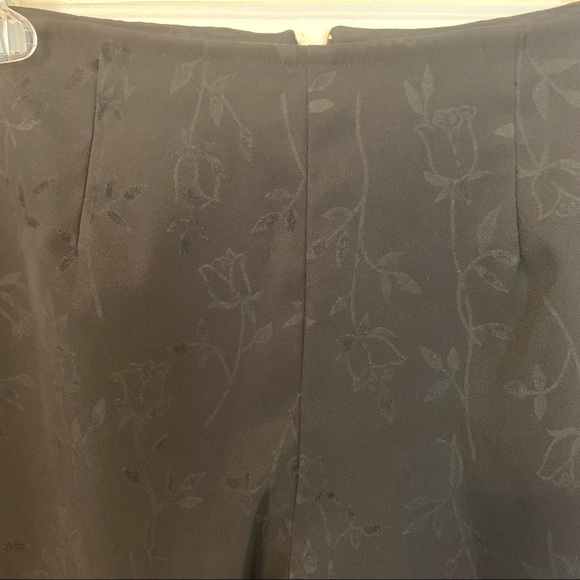 Women’s Black floral Dress Work Pants. Cropped 8 - Picture 5 of 5